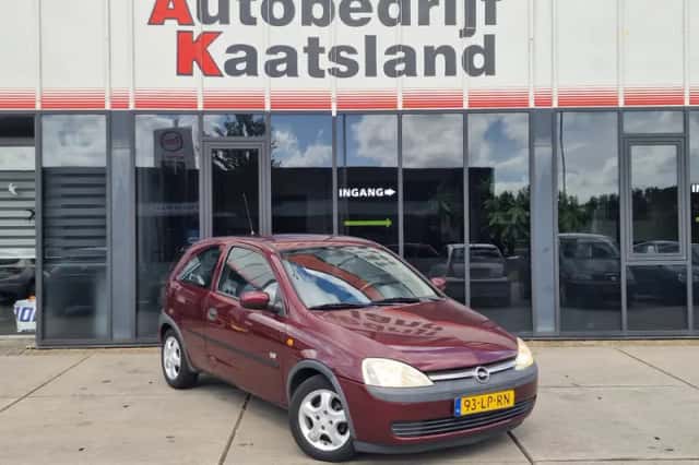 Opel Corsa (2003) thumbnail 2