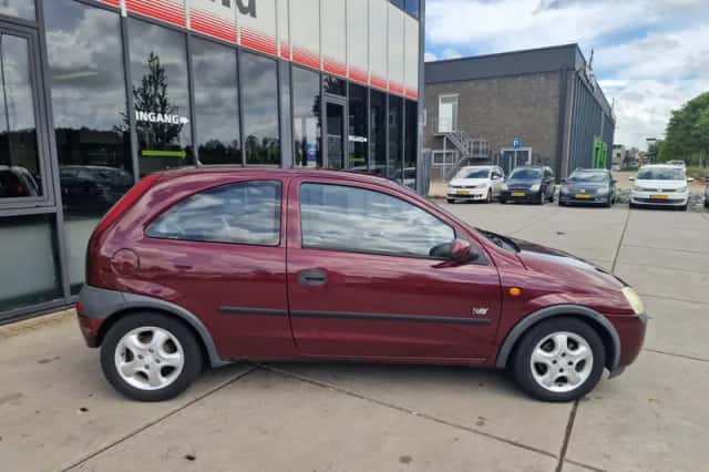 Opel Corsa (2003) thumbnail 6