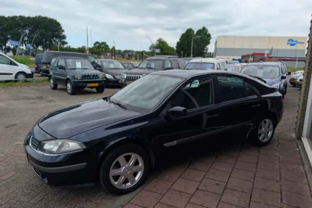 Renault Laguna (2006) thumbnail 3