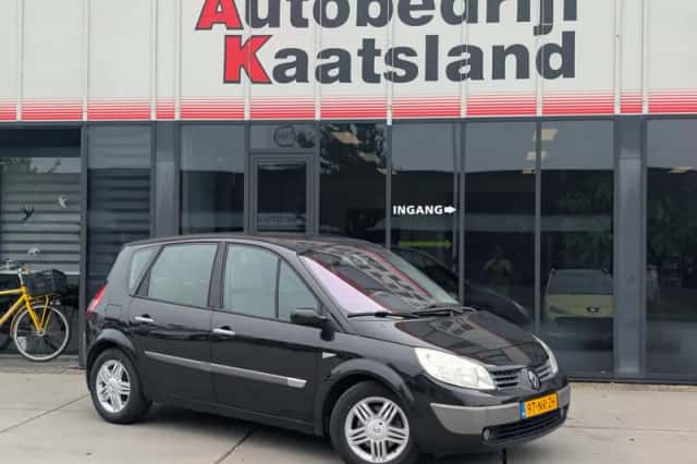 Renault Scénic (2004) thumbnail 2