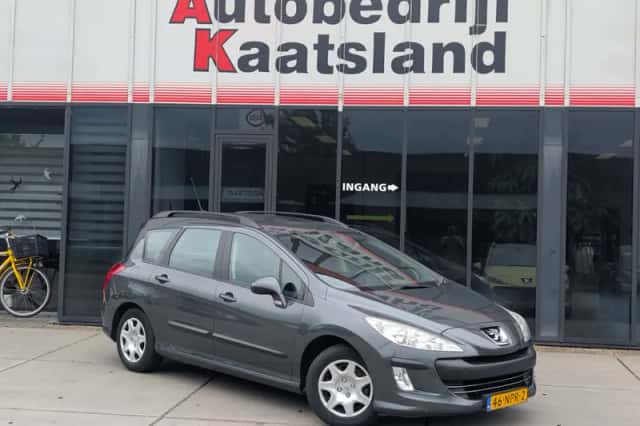 Peugeot 308 (2010) thumbnail 2