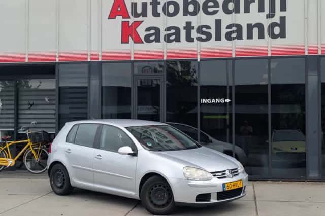 Volkswagen Golf (2009) thumbnail 2