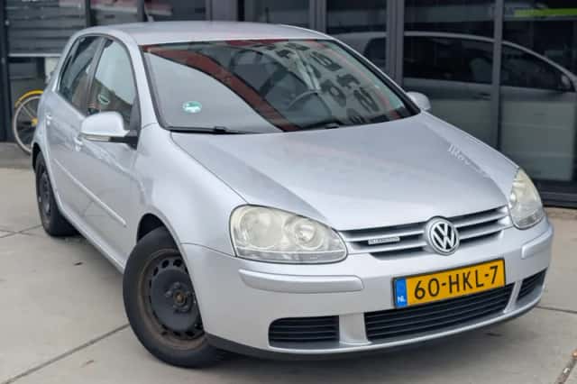 Volkswagen Golf (2009) thumbnail 5