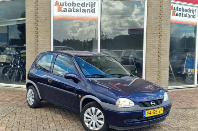 Opel Corsa (2000) thumbnail 2