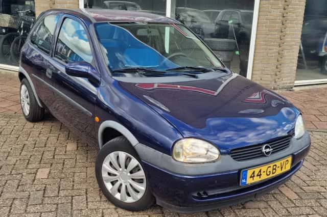 Opel Corsa (2000) thumbnail 3