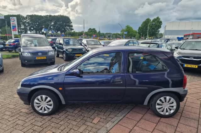 Opel Corsa (2000) thumbnail 4