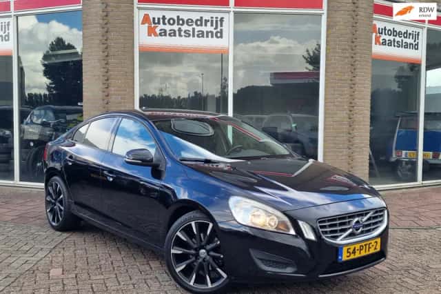 Volvo S60 (2011) thumbnail 2