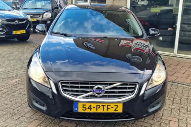 Volvo S60 (2011) thumbnail 5