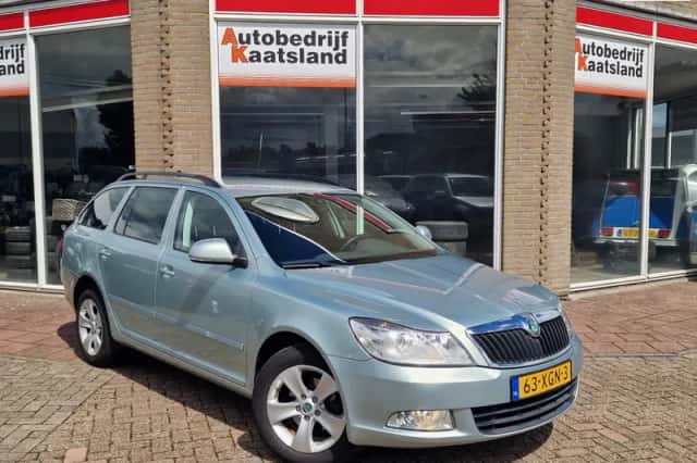 Škoda Octavia (2012) thumbnail 2