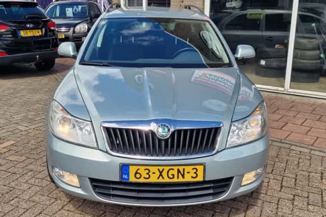 Škoda Octavia (2012) thumbnail 5