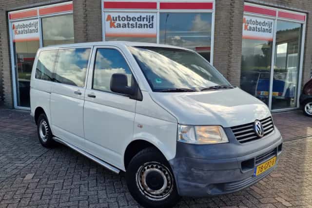 Volkswagen Transporter (2008) thumbnail 2