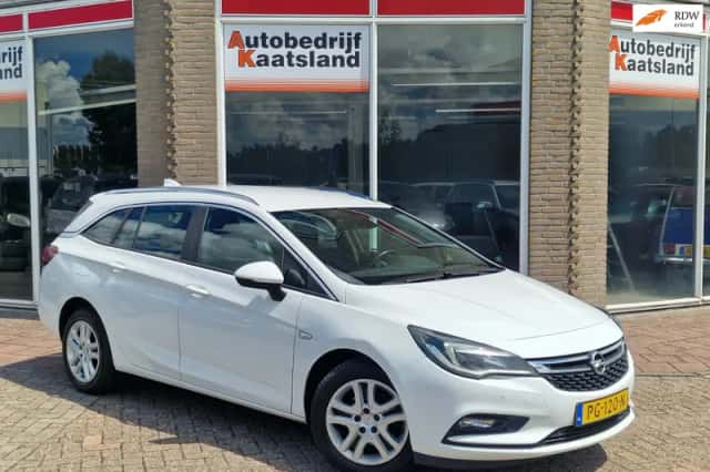 Opel Astra Sports Tourer (2017) thumbnail 2
