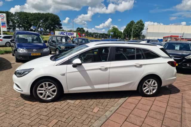 Opel Astra Sports Tourer (2017) thumbnail 4
