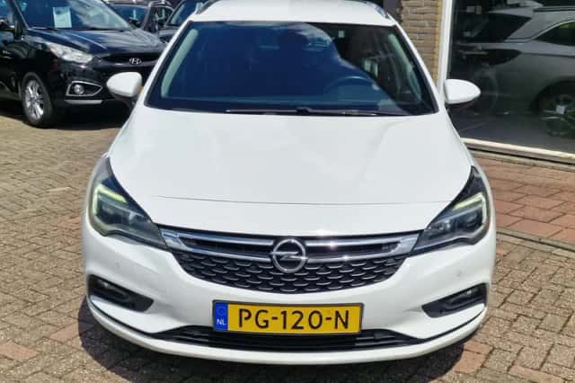 Opel Astra Sports Tourer (2017) thumbnail 5