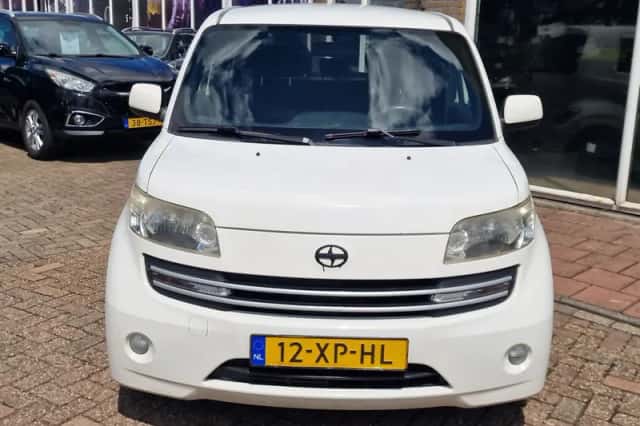 Daihatsu Materia (2007) thumbnail 5