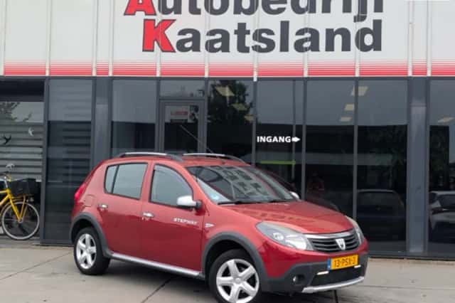 Dacia Sandero (2011) thumbnail 1