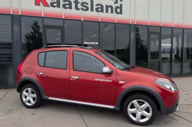 Dacia Sandero (2011) thumbnail 5
