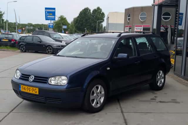 Volkswagen Golf (2004) thumbnail 4