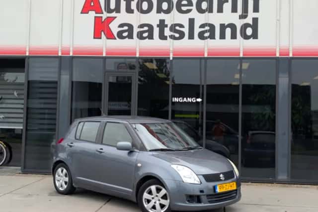 Suzuki Swift (2008) thumbnail 1