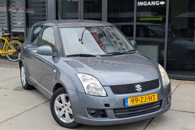 Suzuki Swift (2008) thumbnail 5