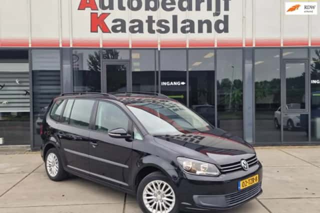 Volkswagen Touran (2012) thumbnail 1