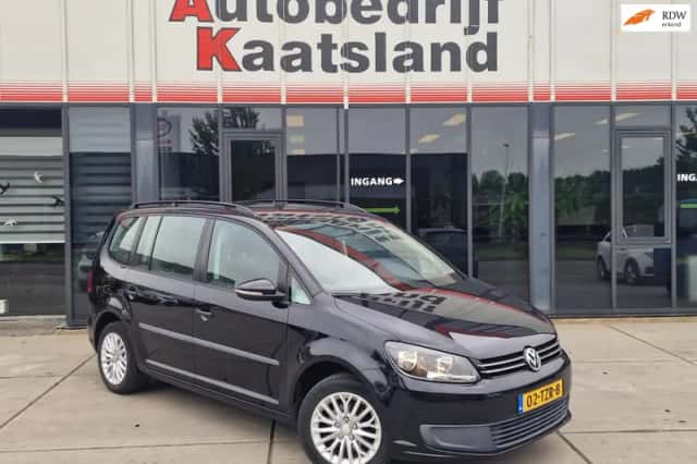 Volkswagen Touran (2012) thumbnail 2
