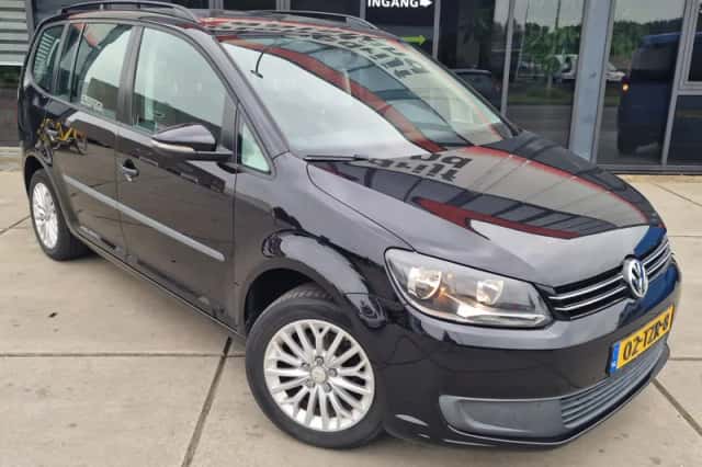 Volkswagen Touran (2012) thumbnail 3