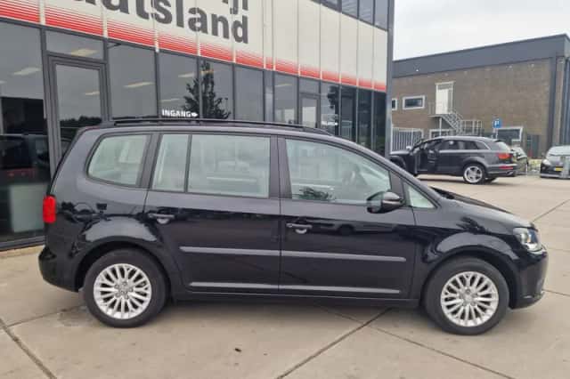 Volkswagen Touran (2012) thumbnail 6