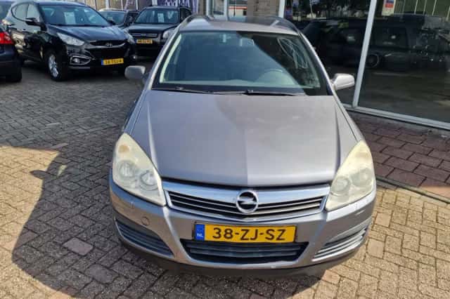 Opel Astra (2008) thumbnail 5