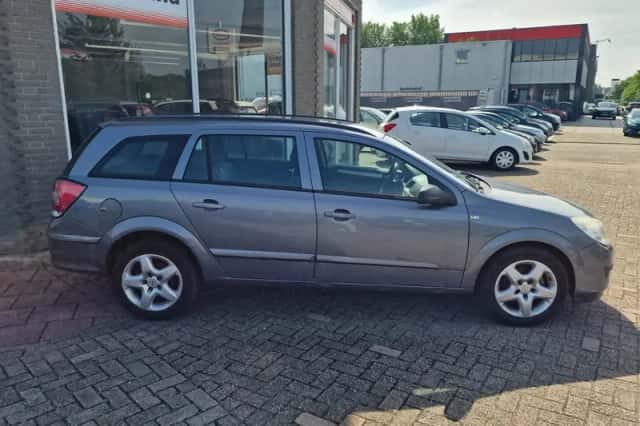Opel Astra (2008) thumbnail 6