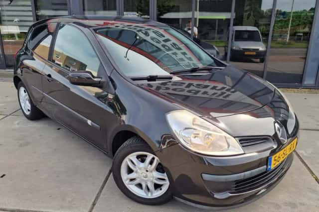 Renault Clio (2006) thumbnail 3