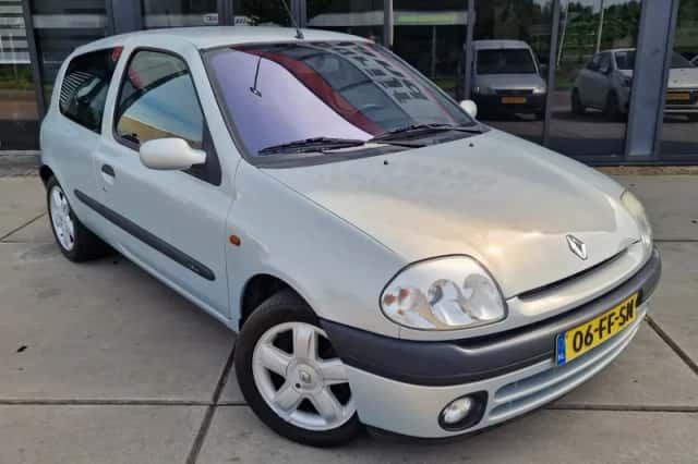 Renault Clio (2000) thumbnail 3