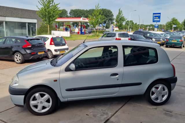Renault Clio (2000) thumbnail 4