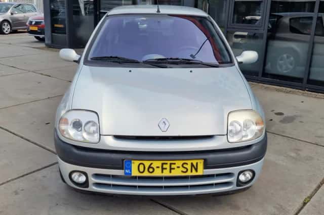 Renault Clio (2000) thumbnail 5