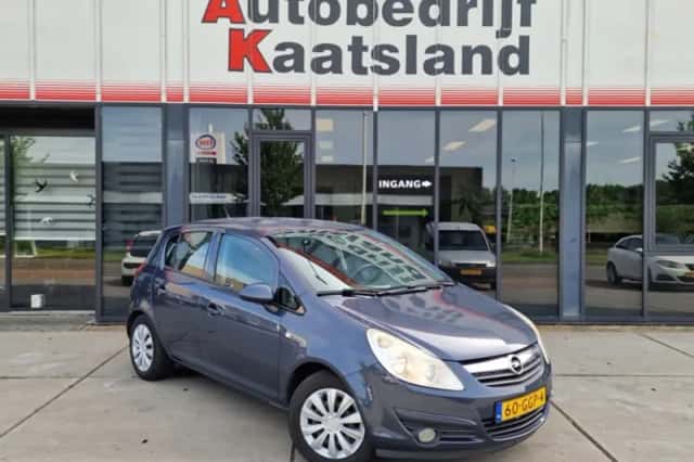 Opel Corsa (2008) thumbnail 1