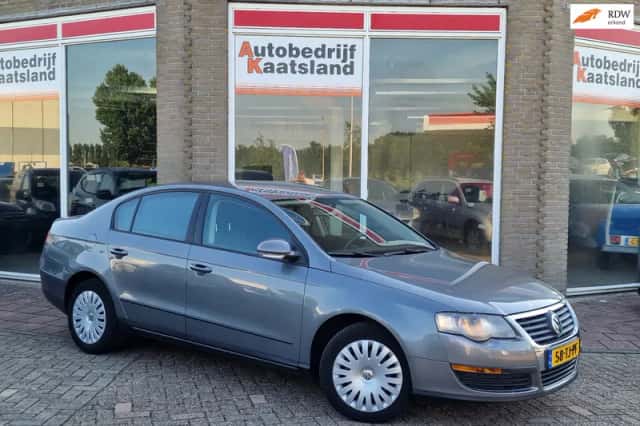 Volkswagen Passat (2006) thumbnail 2