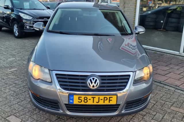 Volkswagen Passat (2006) thumbnail 5