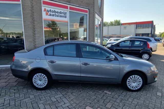 Volkswagen Passat (2006) thumbnail 6