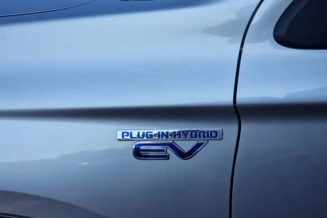 Mitsubishi Outlander (2015) thumbnail 5