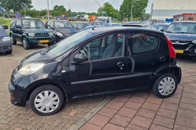 Peugeot 107 (2006) thumbnail 4