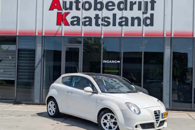 Alfa Romeo Mito (2011) thumbnail 2