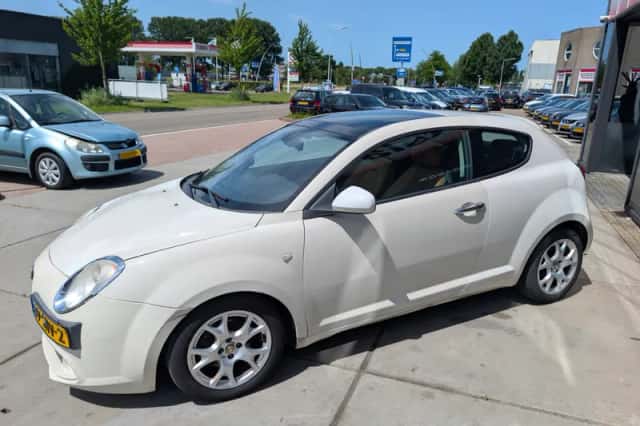 Alfa Romeo Mito (2011) thumbnail 3