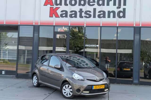 Toyota Aygo (2012) thumbnail 2