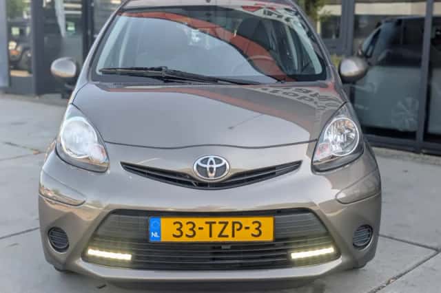 Toyota Aygo (2012) thumbnail 4