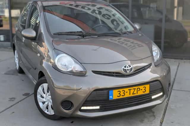 Toyota Aygo (2012) thumbnail 5