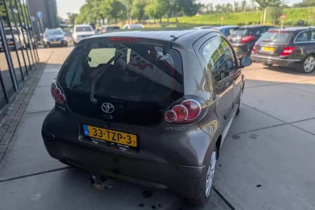 Toyota Aygo (2012) thumbnail 6