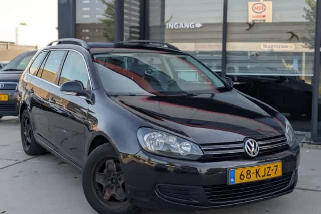 Volkswagen Golf (2010) thumbnail 5