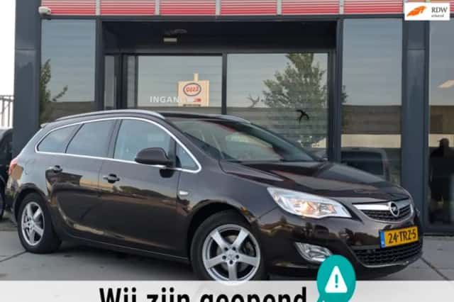 Opel Astra Sports Tourer (2012) thumbnail 1
