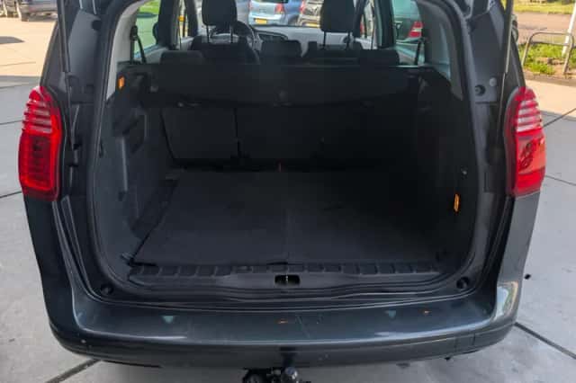 Peugeot 5008 (2011) thumbnail 6