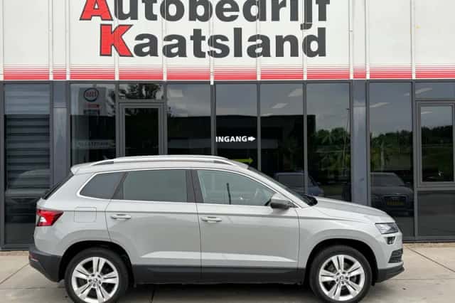 Škoda Karoq (2018) thumbnail 4
